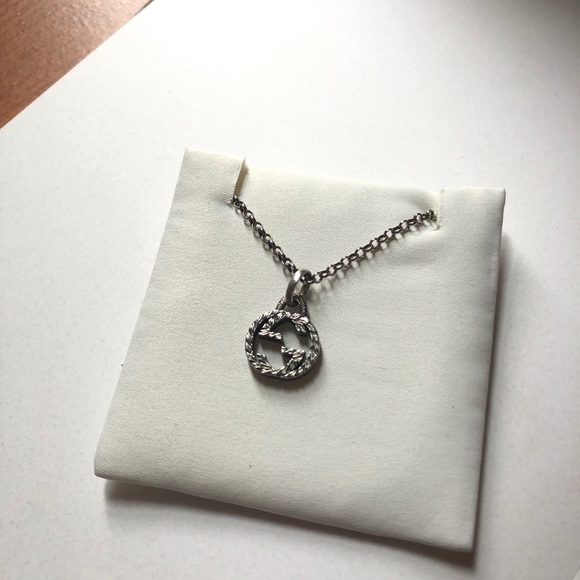 interlocking g pendant necklace gucci
